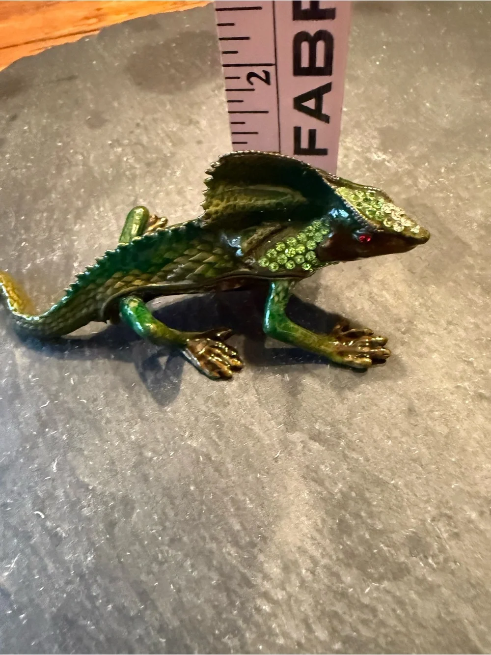 Vntg enamel lizard kimono dragon iguana trinket box crystal jewel magnetic hinge